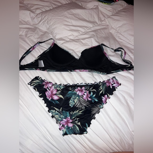 Bikini set - Picture 2 of 4